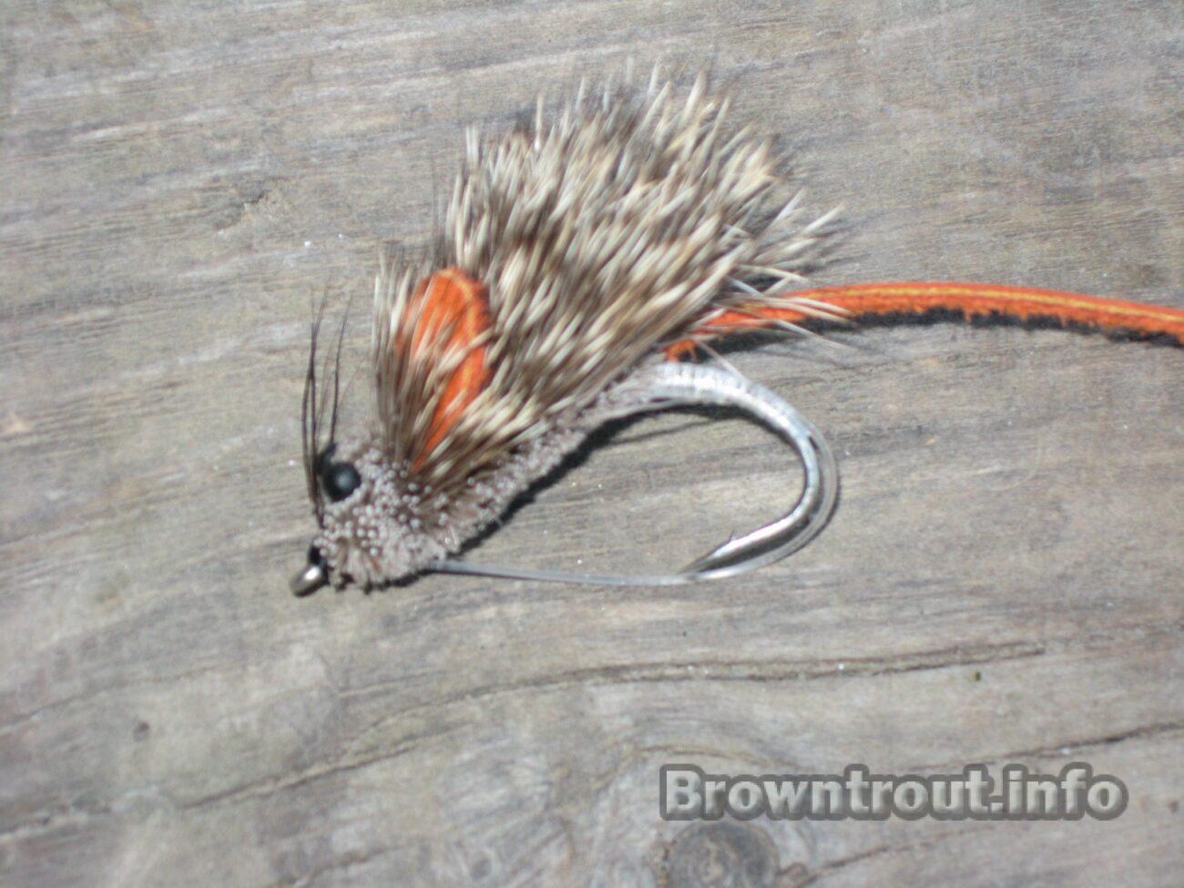 Mini mouse pattern with leather tail and ears, The best Mouse fly patterns for fly fishing trout at night, streamer fly patterns, streamer flies for trout, mice tails for trout, trout streamer patterns