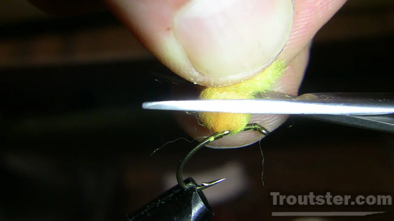 cutting the yarn into an egg shape, egg fly patterns